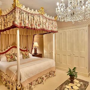 Superior King Room Garden View